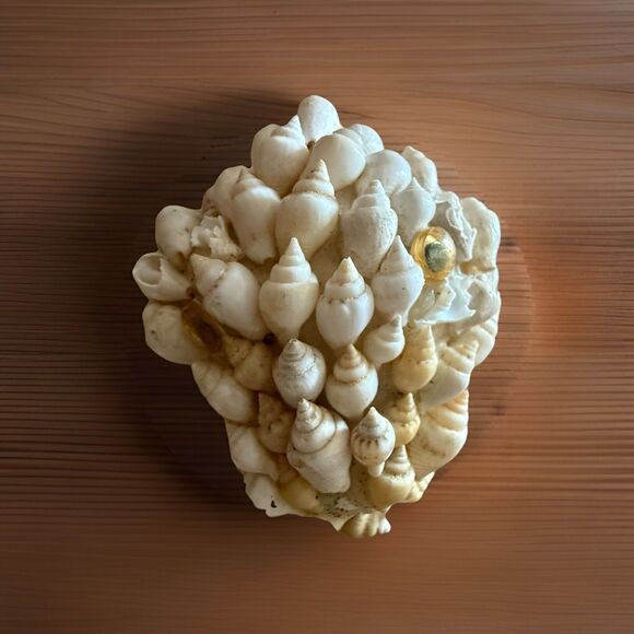 Vintage Hand Crafted  Alligator Figurine Made Of SEASHELLS - Picture 6 of 12